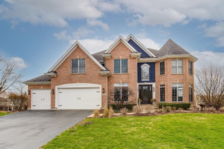 Explore the homes for sale in Palatine, IL that match your vision.
