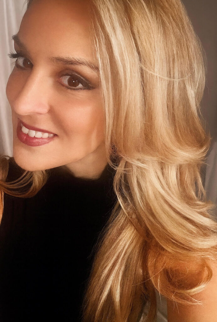  Jenny Mousios
